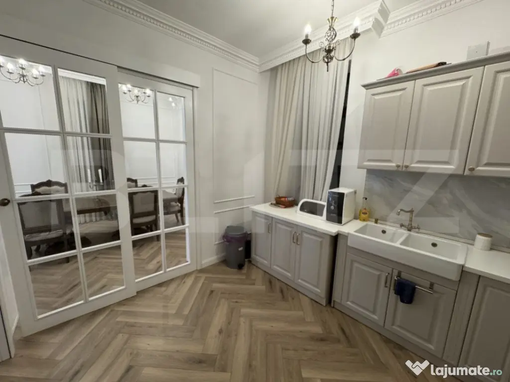 Casă tip conac S + P + E de 365 mpu, pe un teren de 1.143mp