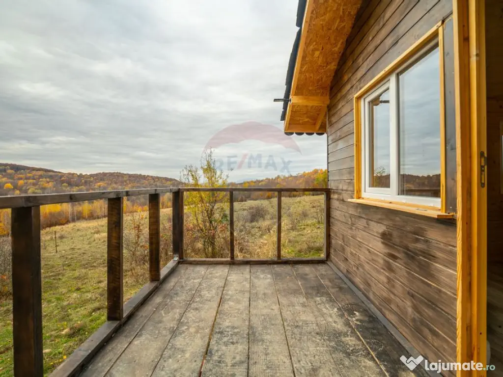 COMISION 0 % Cabănuță de lemn în mijlocul naturii