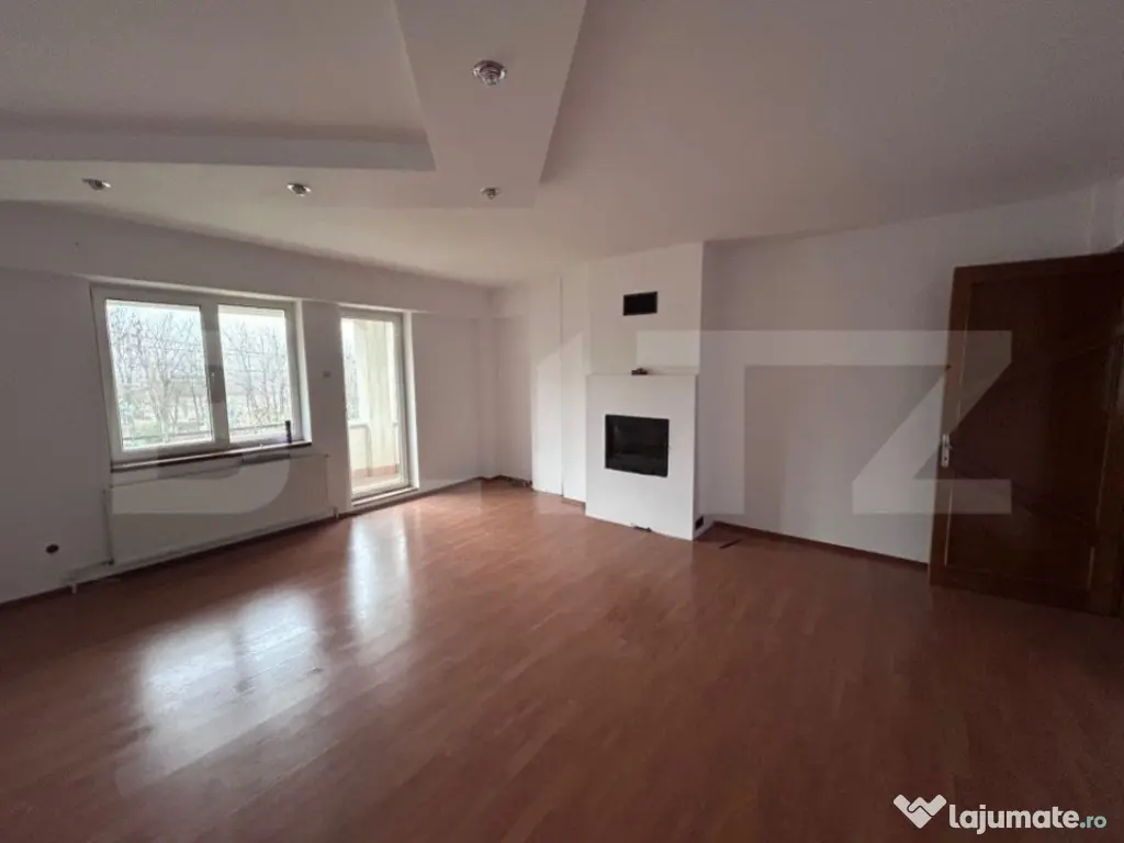 Casa cu 7 camere, 4 bai, 330 mp, 900 mp curte, zona Ford