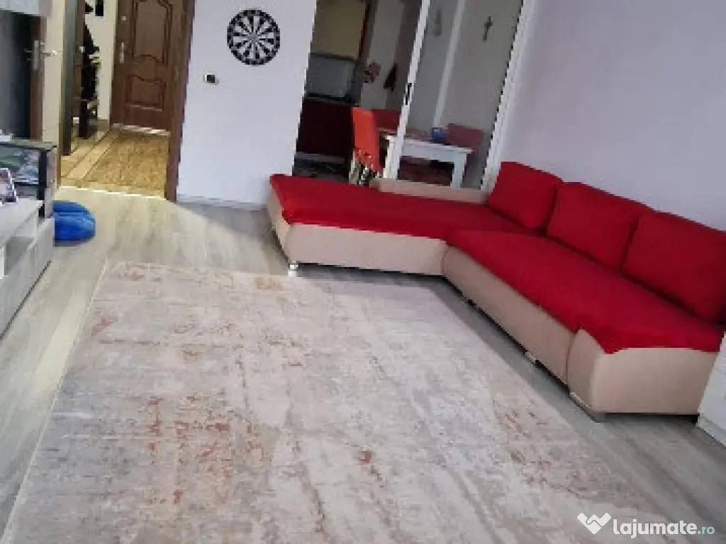Apartament cu 2 camere,decomandat - zona Tractorul