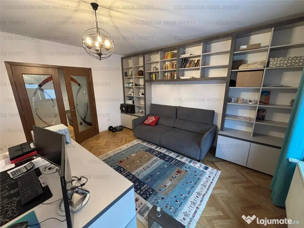 Casa cu 5 camere+garaj - zona Centrul Istoric