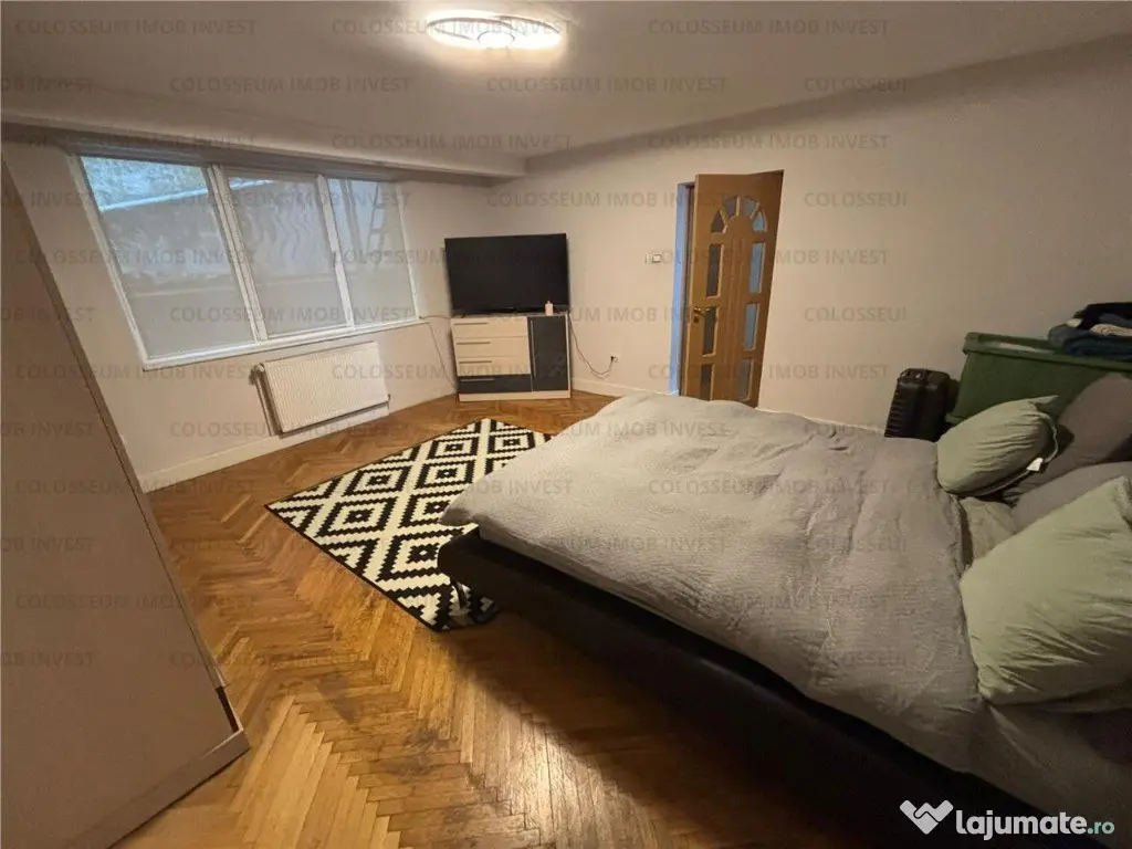 Casa cu 5 camere+garaj - zona Centrul Istoric