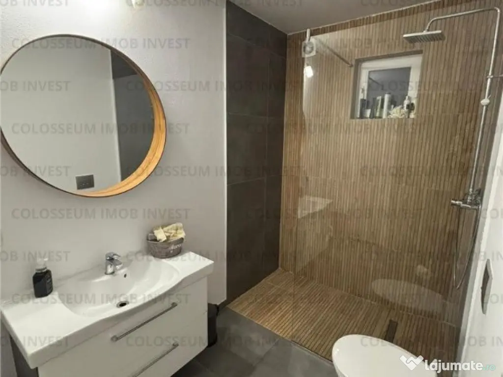 Casa cu 5 camere+garaj - zona Centrul Istoric