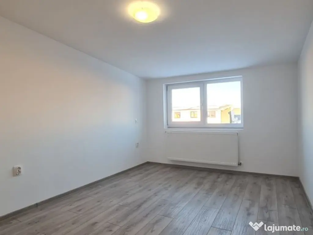 Casa semimobilata semiutilata in Cartier Izvor Tarlungeni... 