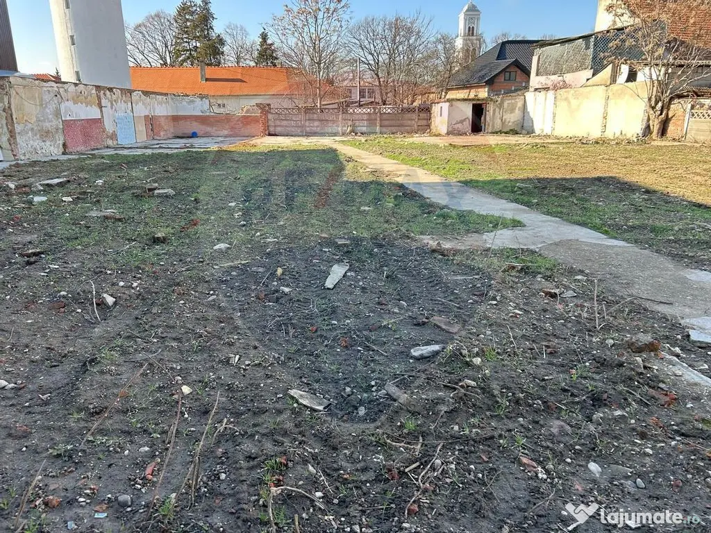 TEREN ULTRACENTRAL IN SALONTA 