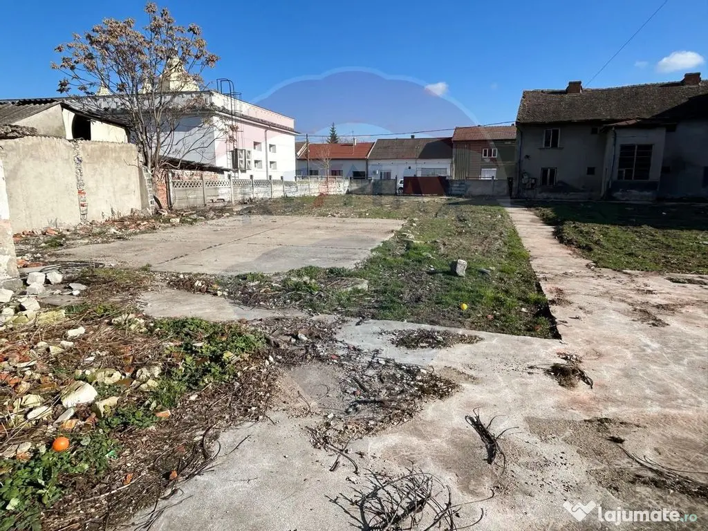 TEREN ULTRACENTRAL IN SALONTA 