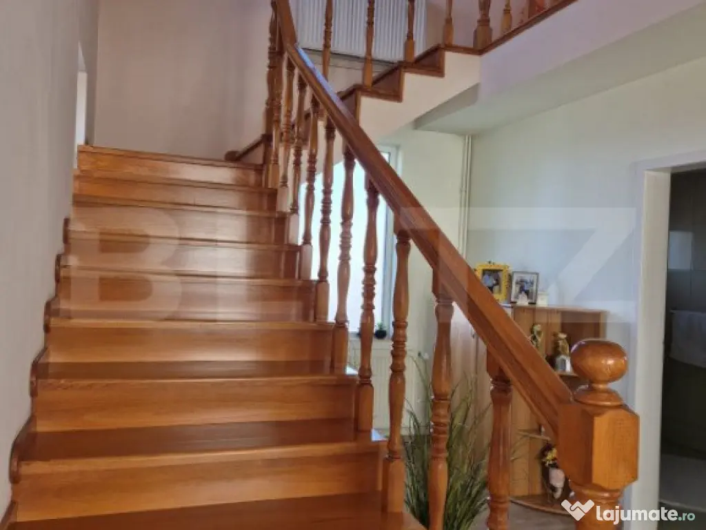 Vila superba de vanzare in zona Livezeni cu priveliste deose