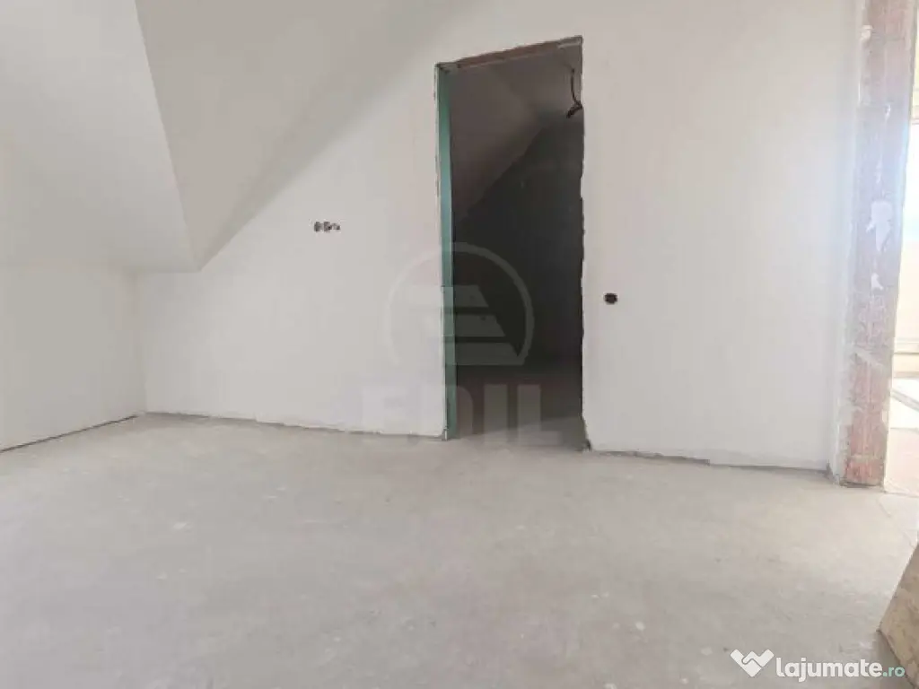 Apartament cu 3 camere si 2 bai,semifinisat, zona Cetatii 