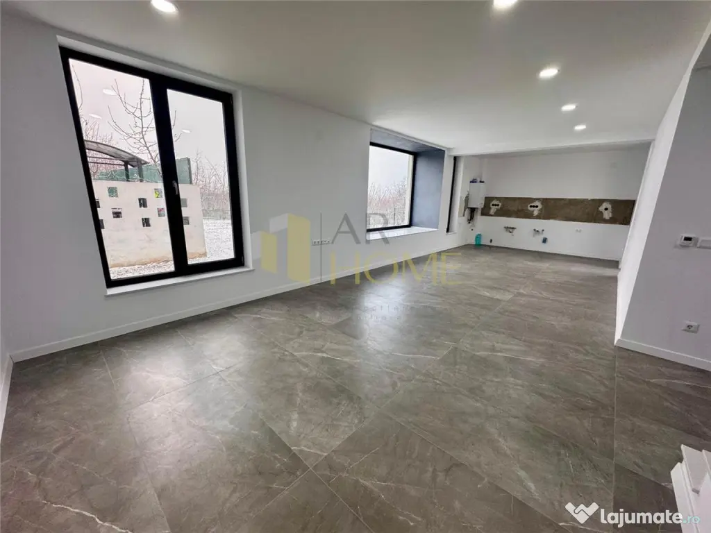 Casa 4 camere plus garaj, in Paulesti, zona cu priveliste l