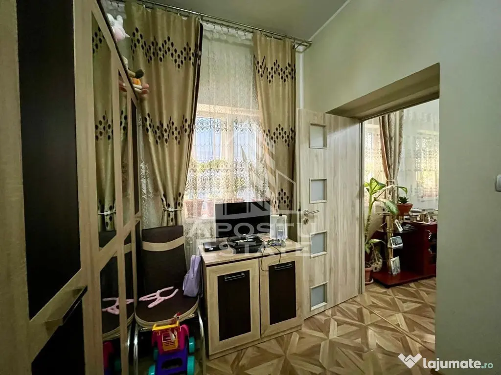 Apartament 2 camere, curte comuna,zona Traian 