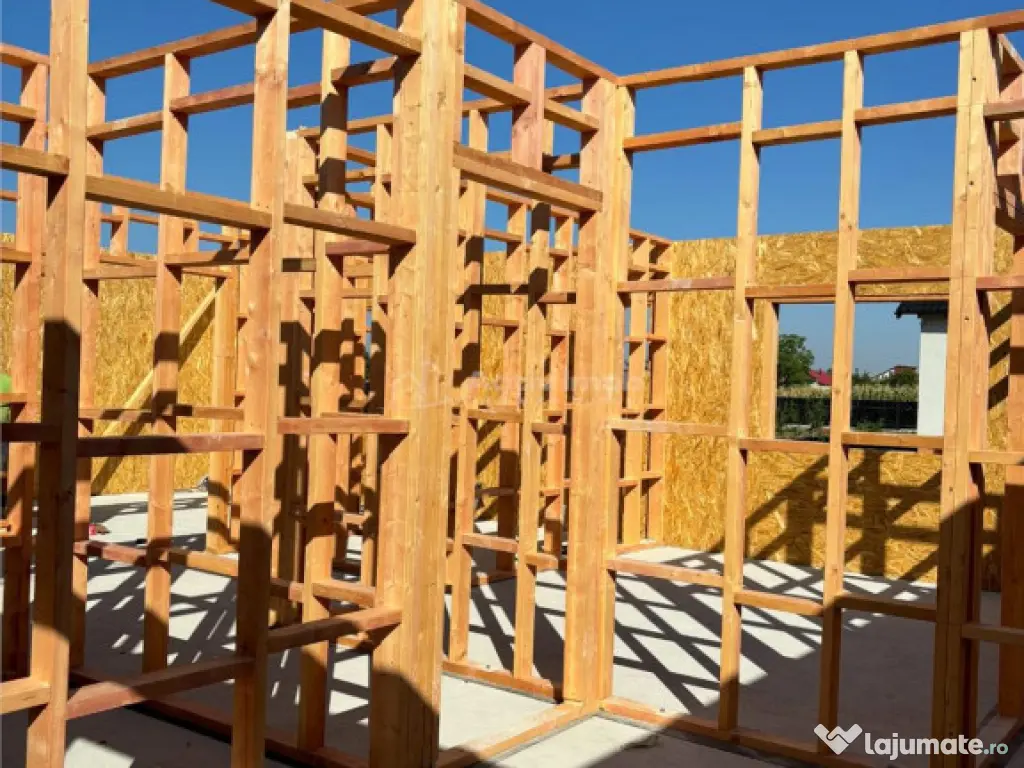Case din lemn 115 Mp., Jud. Caras-Severin