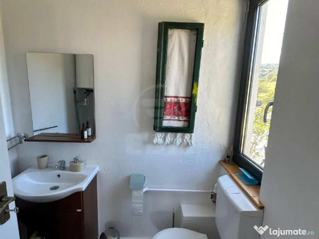 Casa moderna in zona linistita 