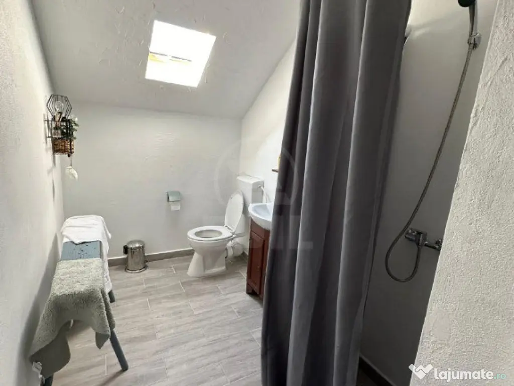 Casa moderna in zona linistita 