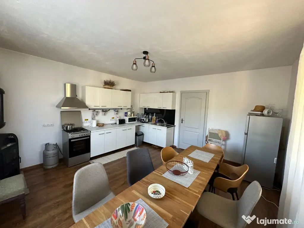 Casa moderna in zona linistita 