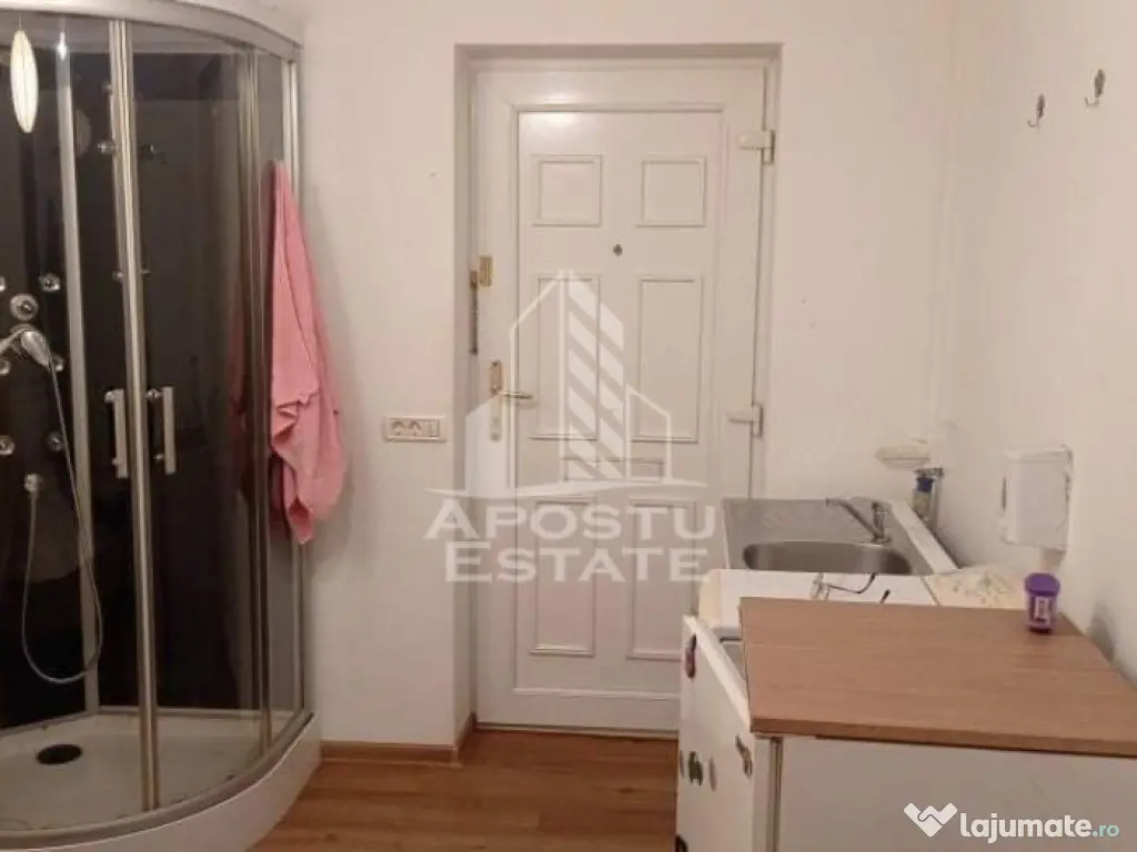 Garsoniera situata in zona Take Ionescu