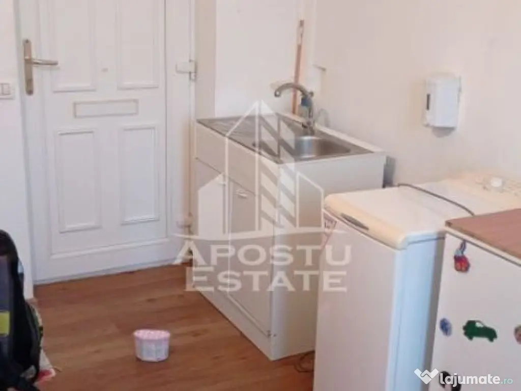 Garsoniera situata in zona Take Ionescu