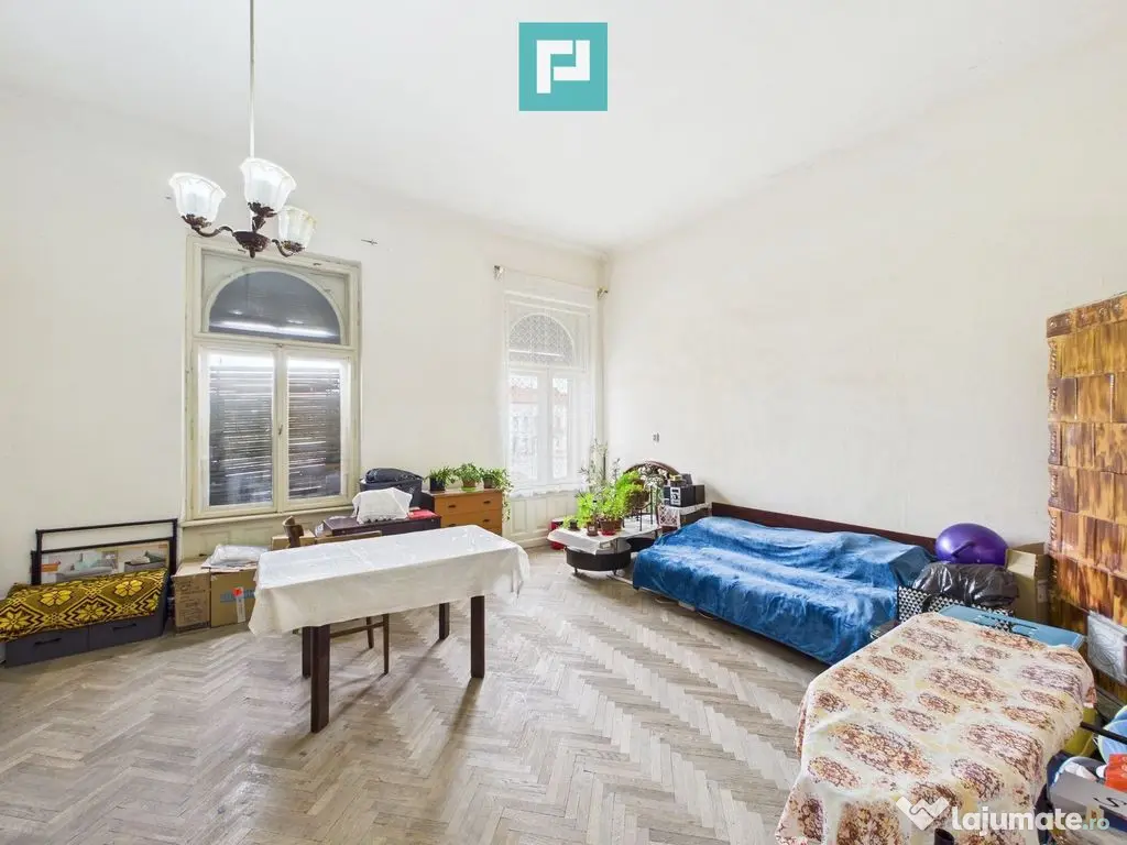 Apartament la casă, 3 camere - P-ța Catedralei