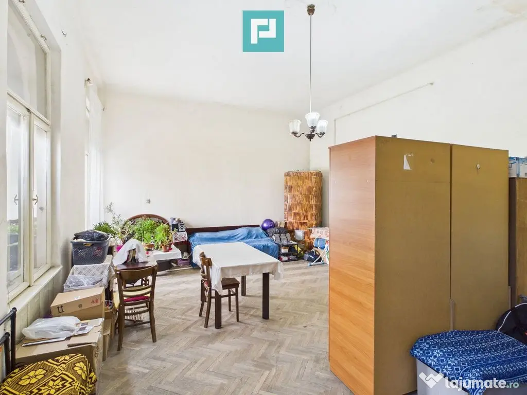 Apartament la casă, 3 camere - P-ța Catedralei