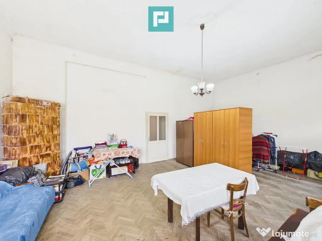 Apartament la casă, 3 camere - P-ța Catedralei