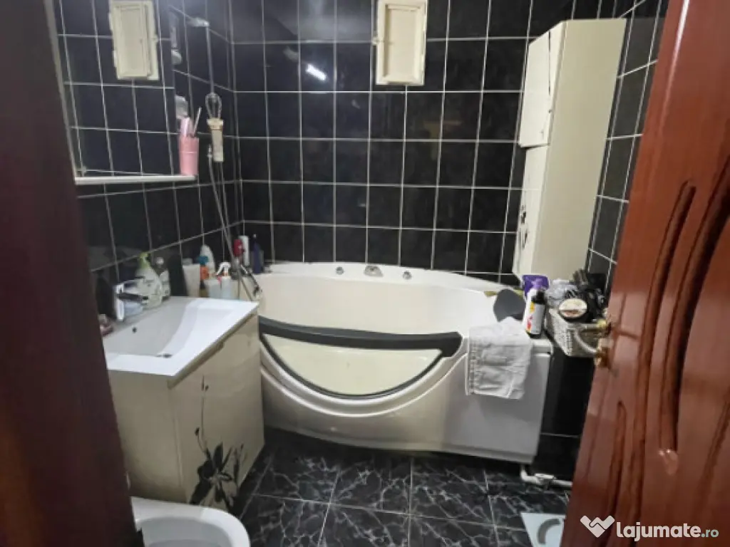 APARTAMENT 3 CAMERE DECOMANDAT, RAHOVA, DE VANZARE 