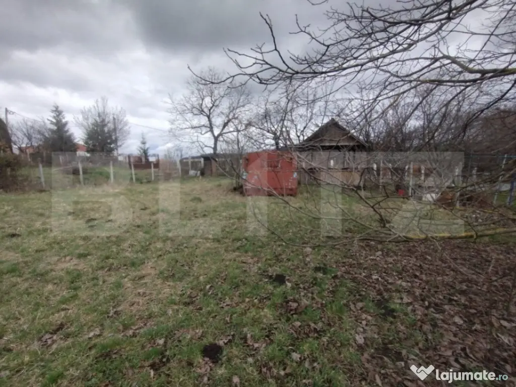 Teren intravilan, 1700 mp, utilitati, zona Dealu Jelnei