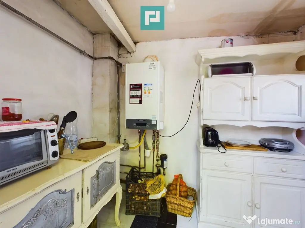 Casă stil conac pe drumul Cetății - Șiria