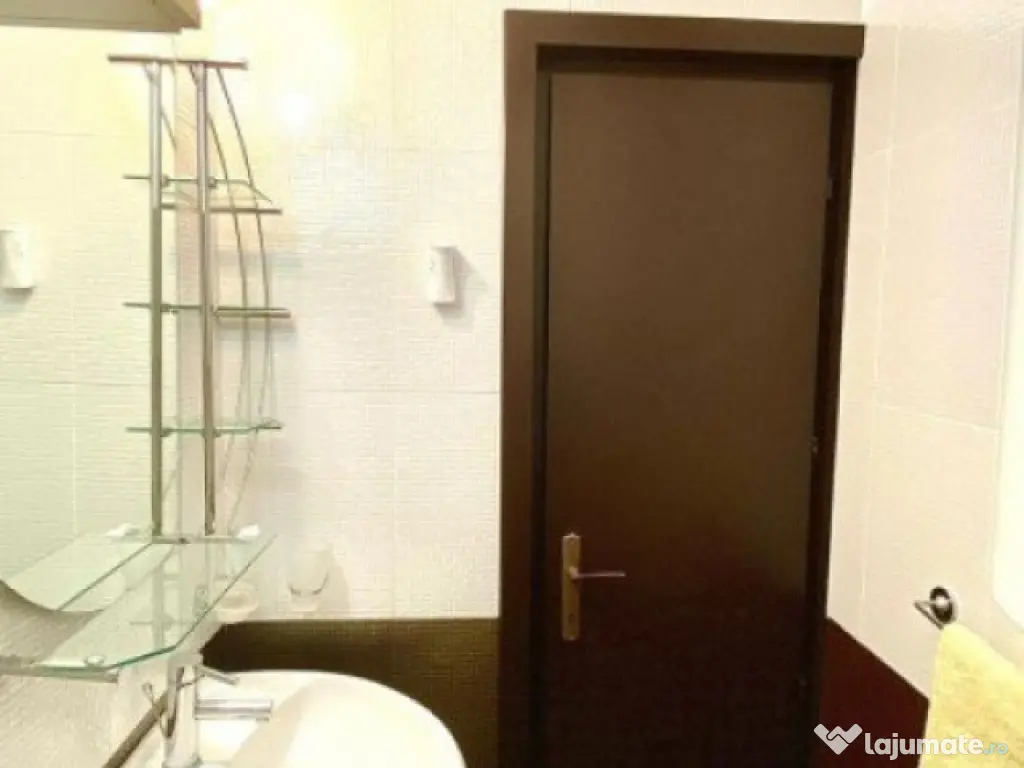 Apartament 4 camere, etaj 2, 97mp, zona Hurmuzachi, Radauti