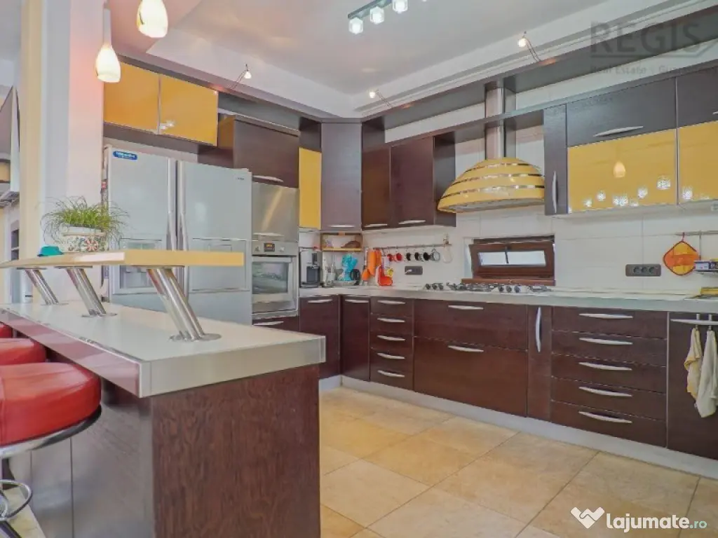 Casa Individuala cu Curte Zona Florilor 