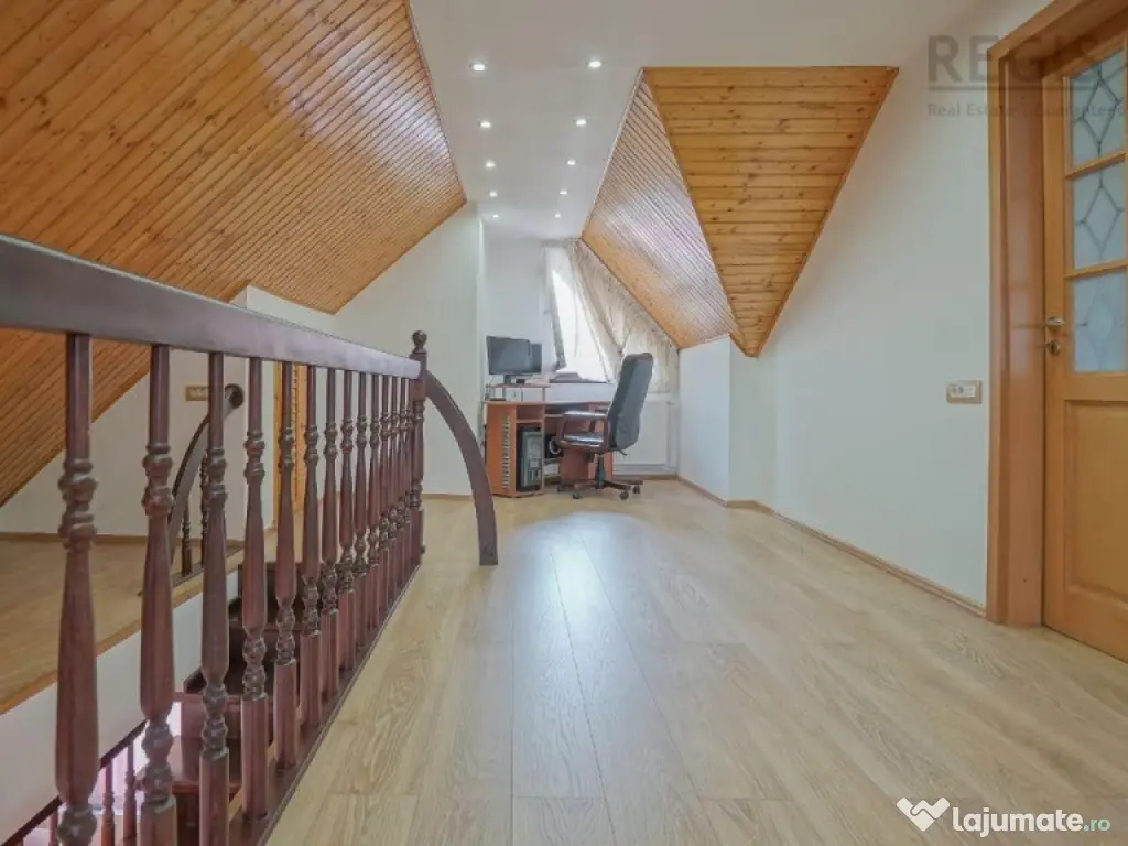 Casa Individuala cu Curte Zona Florilor 