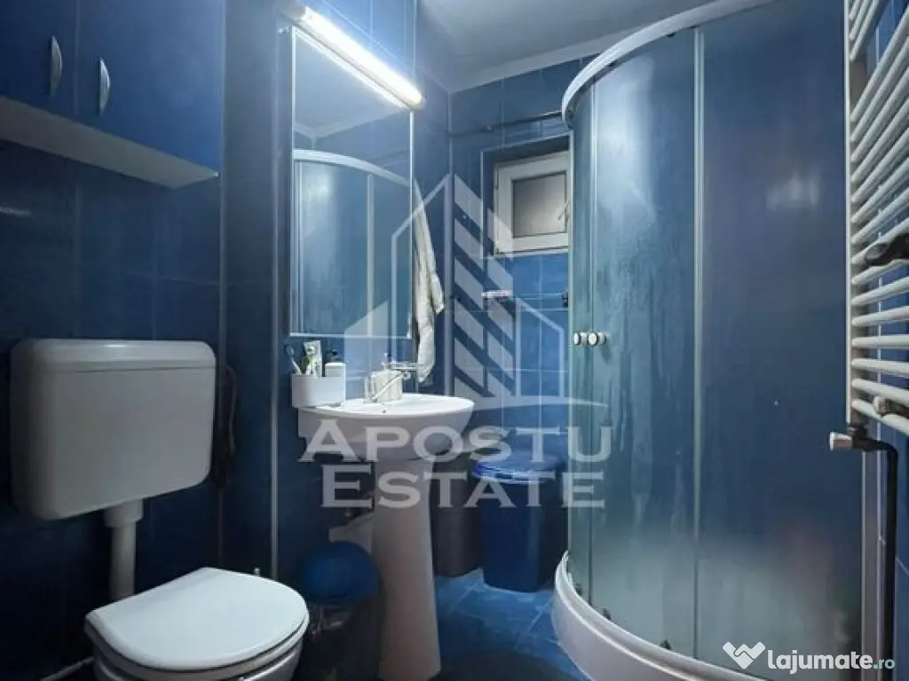 Apartament cu 2 camere, semidecomandat, etaj intermediar