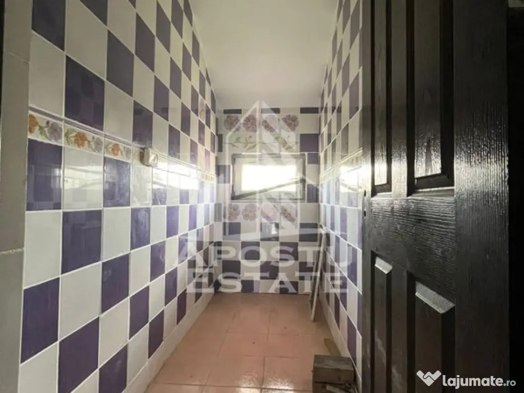 Casa invididuala cu 13 camere, situata in zona Mehala