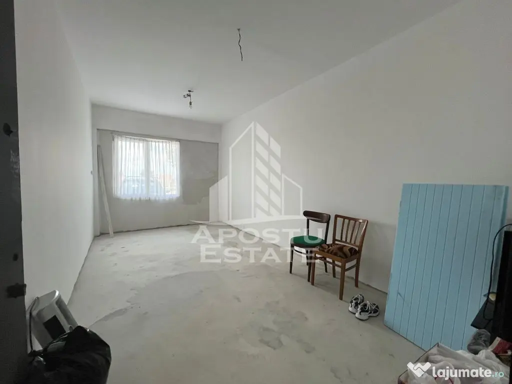 Casa invididuala cu 13 camere, situata in zona Mehala