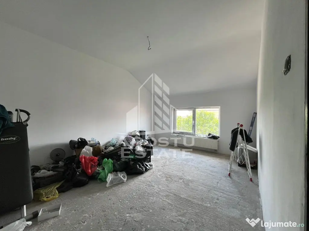 Casa invididuala cu 13 camere, situata in zona Mehala