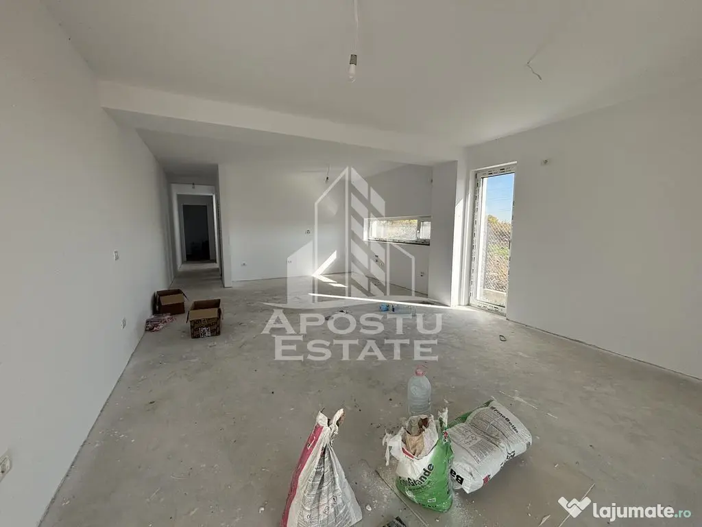 Jumatate de duplex cu 4 camere in zona Padurea Verde