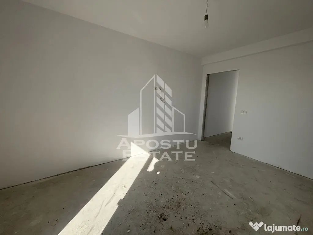 Jumatate de duplex cu 4 camere in zona Padurea Verde