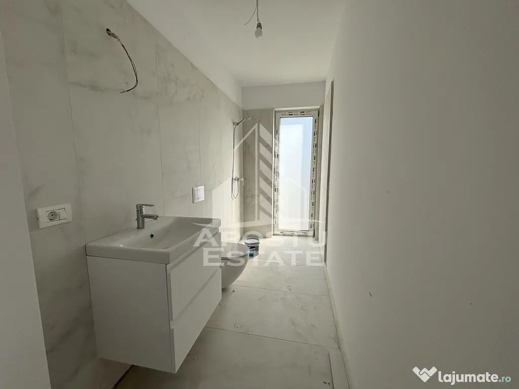 Jumatate de duplex cu 4 camere in zona Padurea Verde