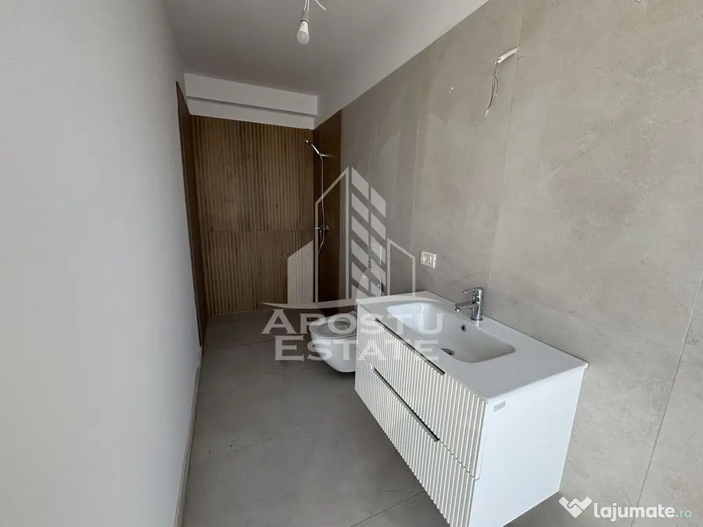 Jumatate de duplex cu 4 camere in zona Padurea Verde