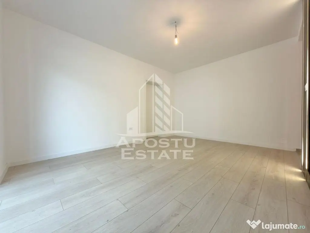Apartament cu 2 camere, bucatarie separata zona Planetelo...