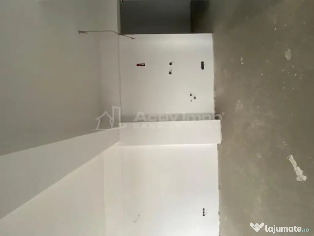 2 camere cu loc de parcare-Aviatiei-super 