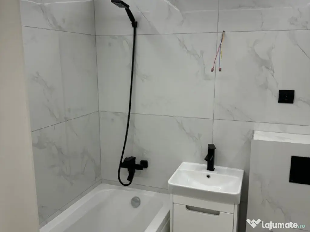 De inchiriat o camera zona Afi Mall 