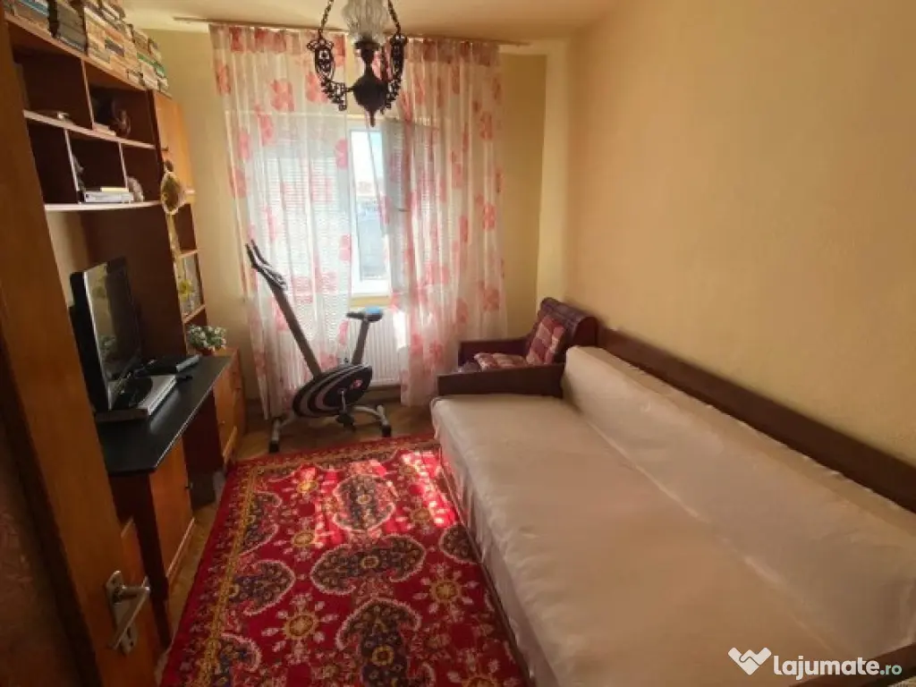 Apartament 4 camere, zona Miorita