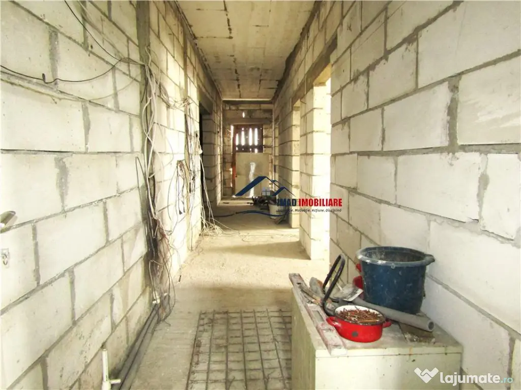 Cu mare potential! Casa P Pod si acoperis tip terasa in Ulm 