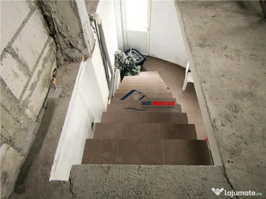 Cu mare potential! Casa P Pod si acoperis tip terasa in Ulm 