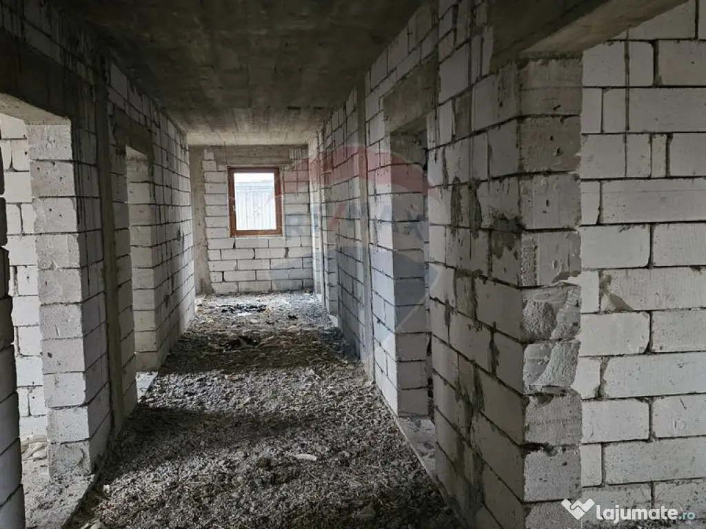 Casă / Vilă cu 12 camere, teren intravilan de 2869mp î... 