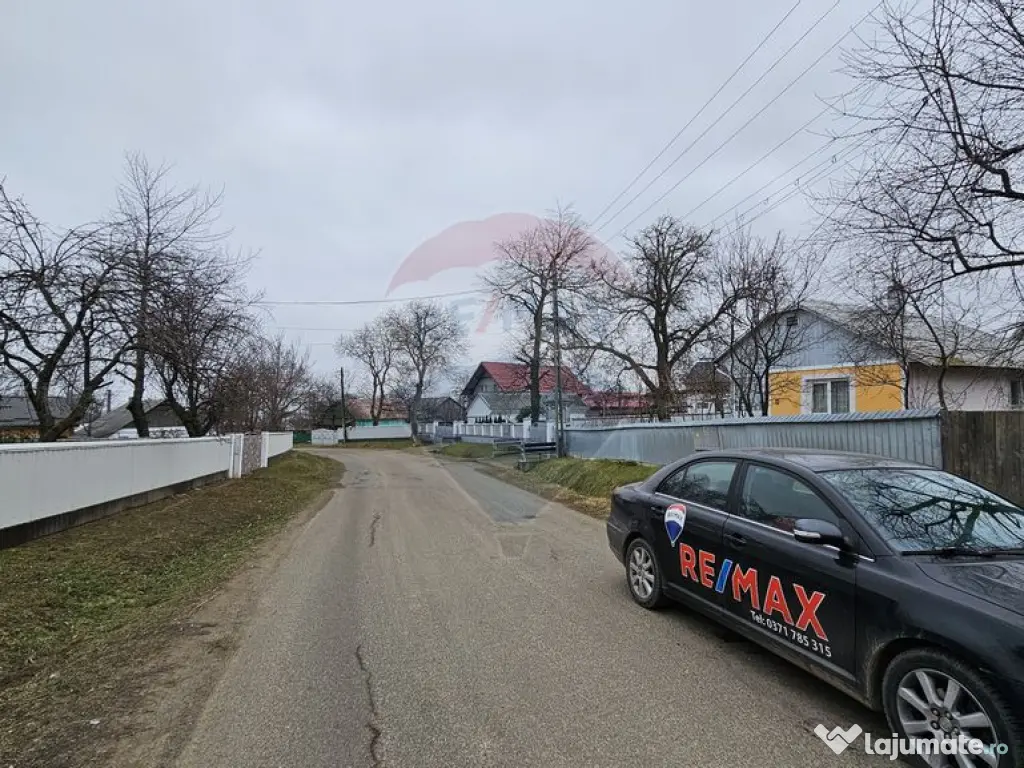 Casă / Vilă cu 12 camere, teren intravilan de 2869mp î... 