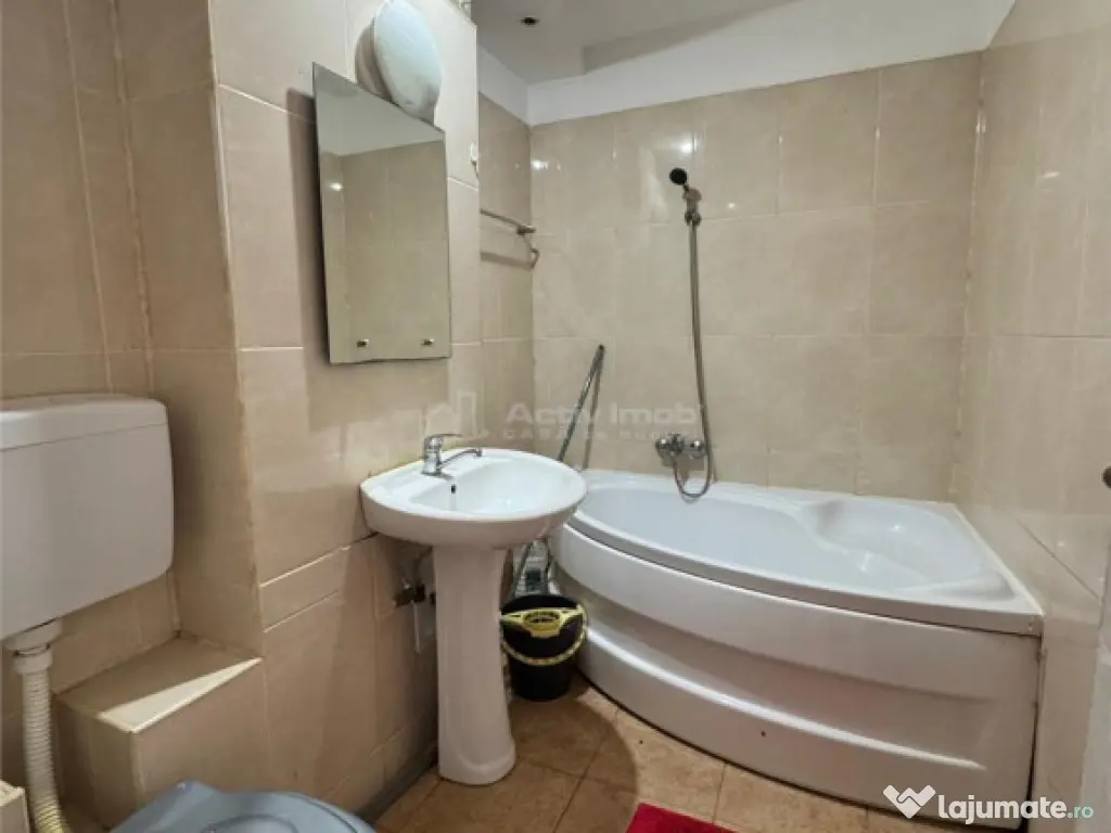 4 Camere - Etaj 3 - Liliacului 