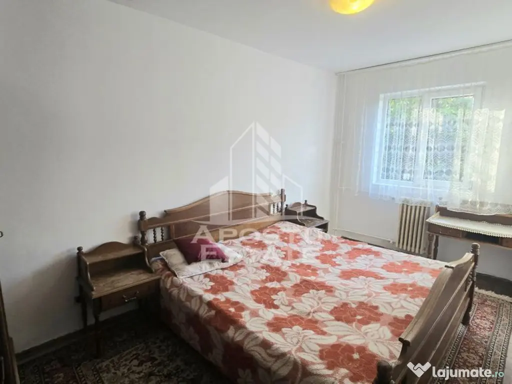 Apartament cu 4 camere, etaj intermediar, zona Dacia
