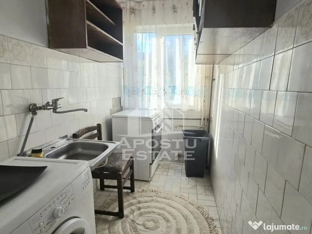 Apartament cu 4 camere, etaj intermediar, zona Dacia