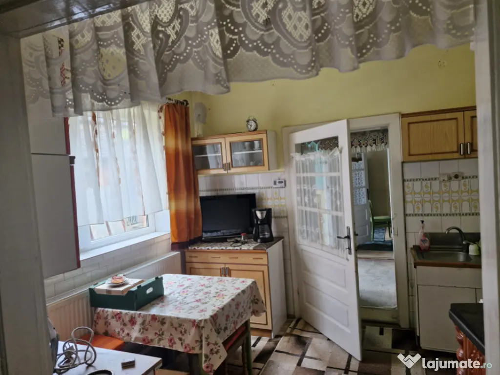 Casă frumoasă - zonă liniștită 