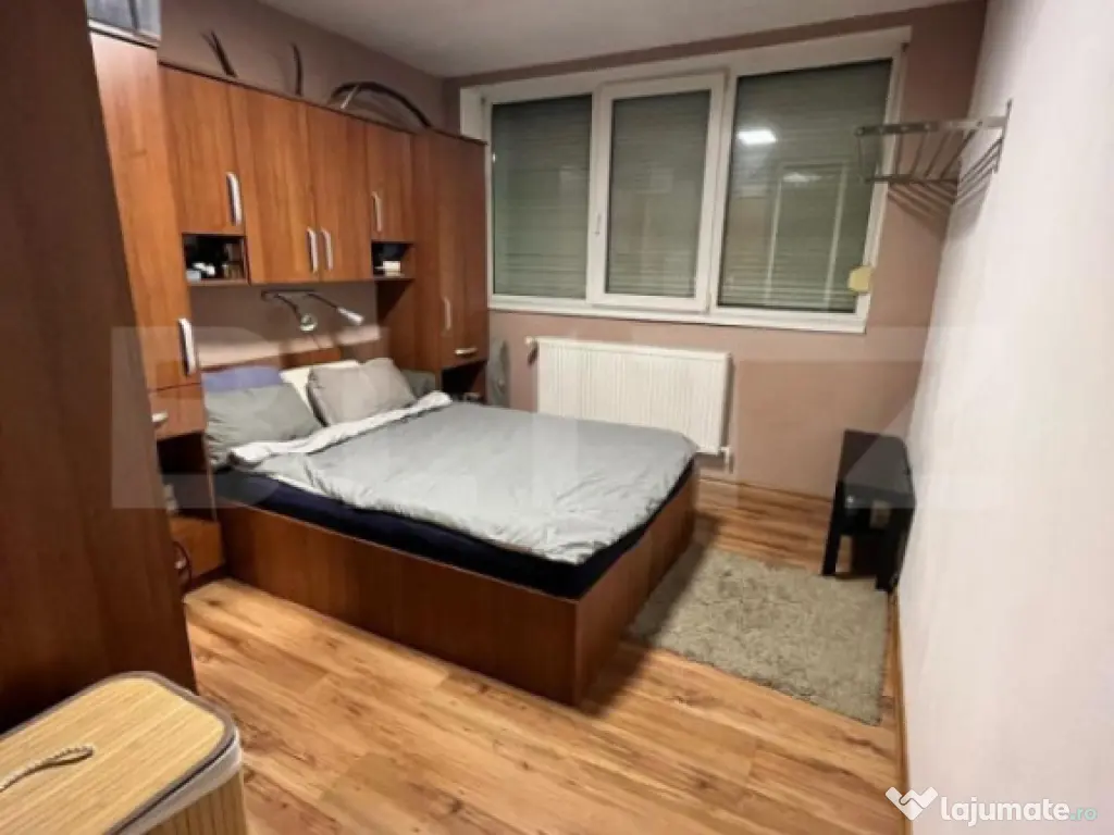 Apartament decomandat cu 3 camere în zona Torontalului